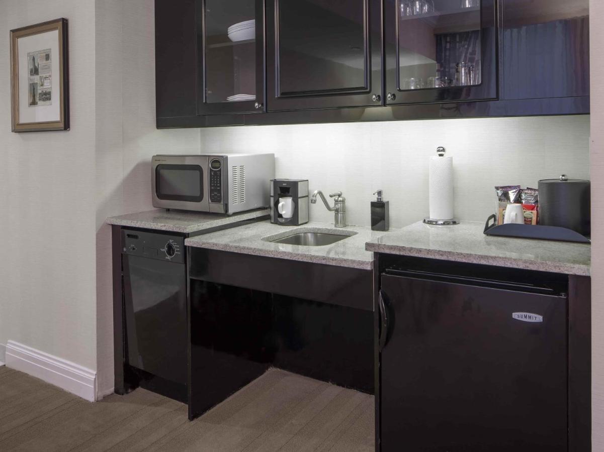 Deluxe King Suite