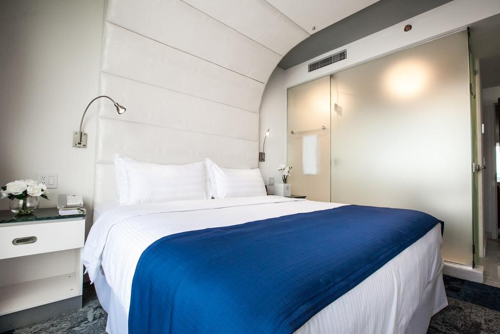 Premium King Room