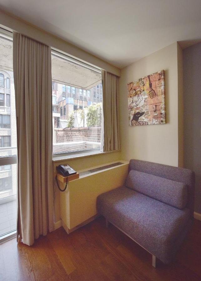 Queen Premier Balcony