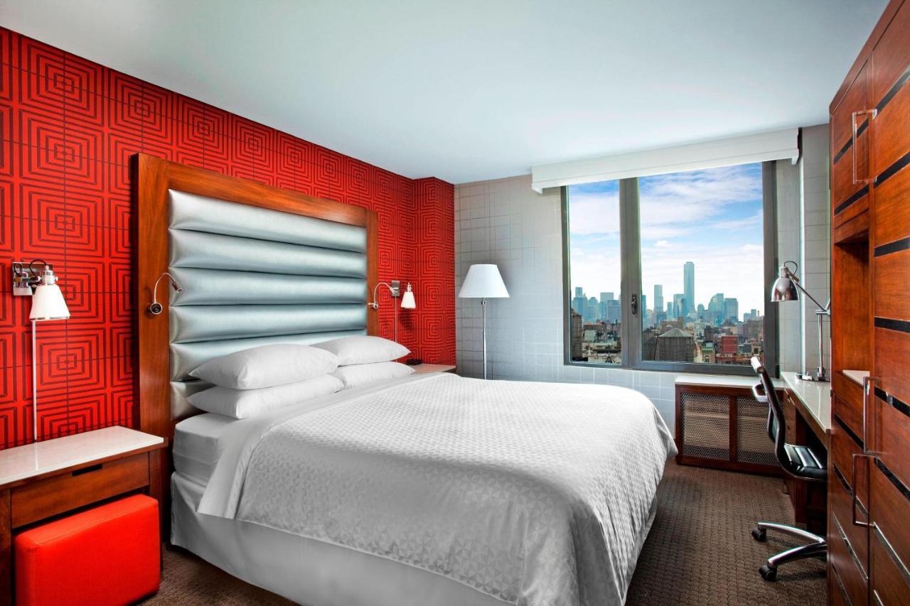 Guest room, 1 King, High floor