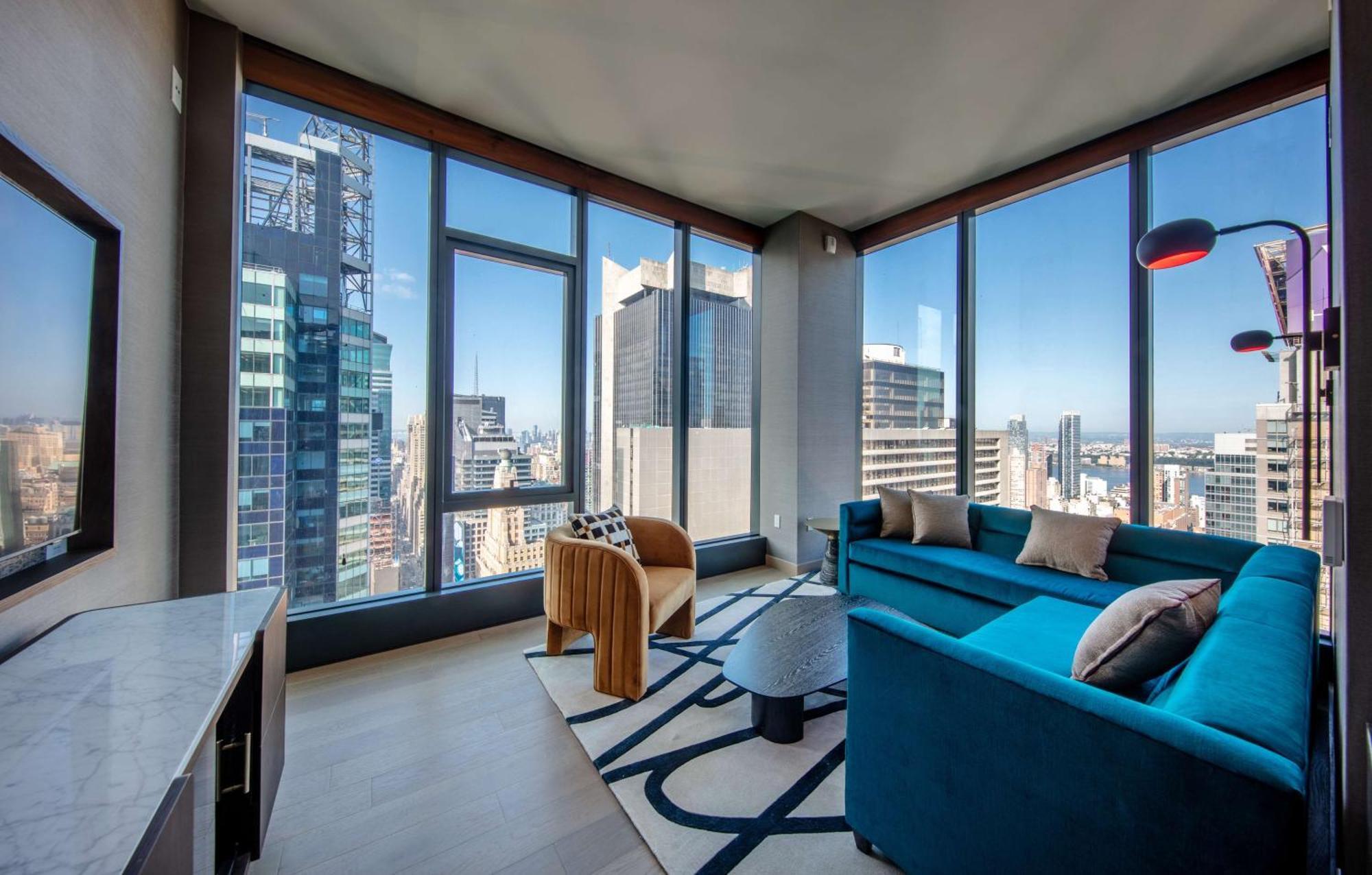 King Suite with Skyline View