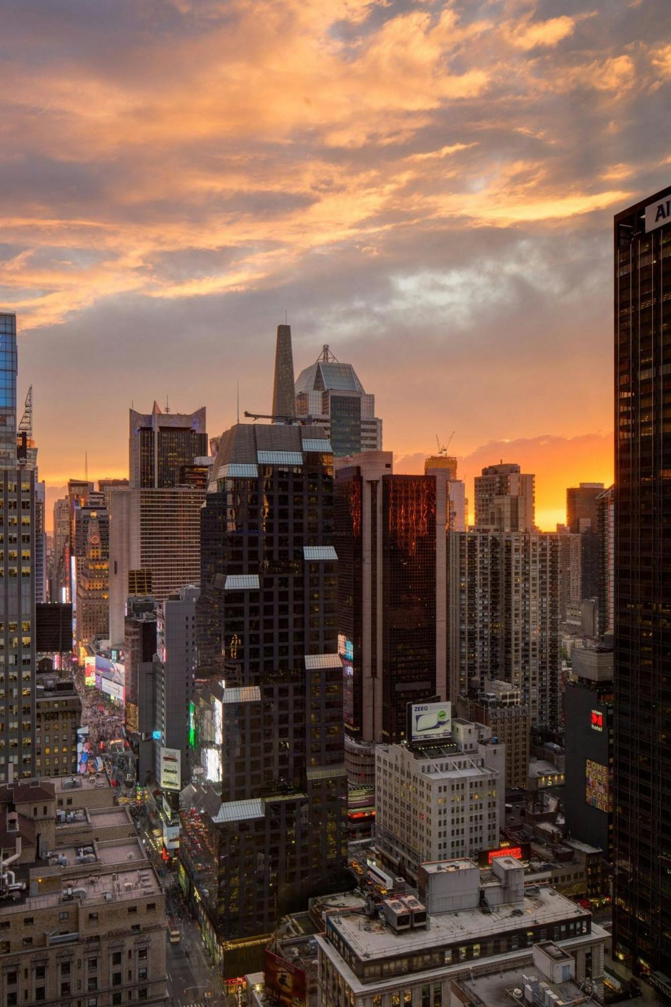 Premier, Guest room, 2 Double, City view, High floor