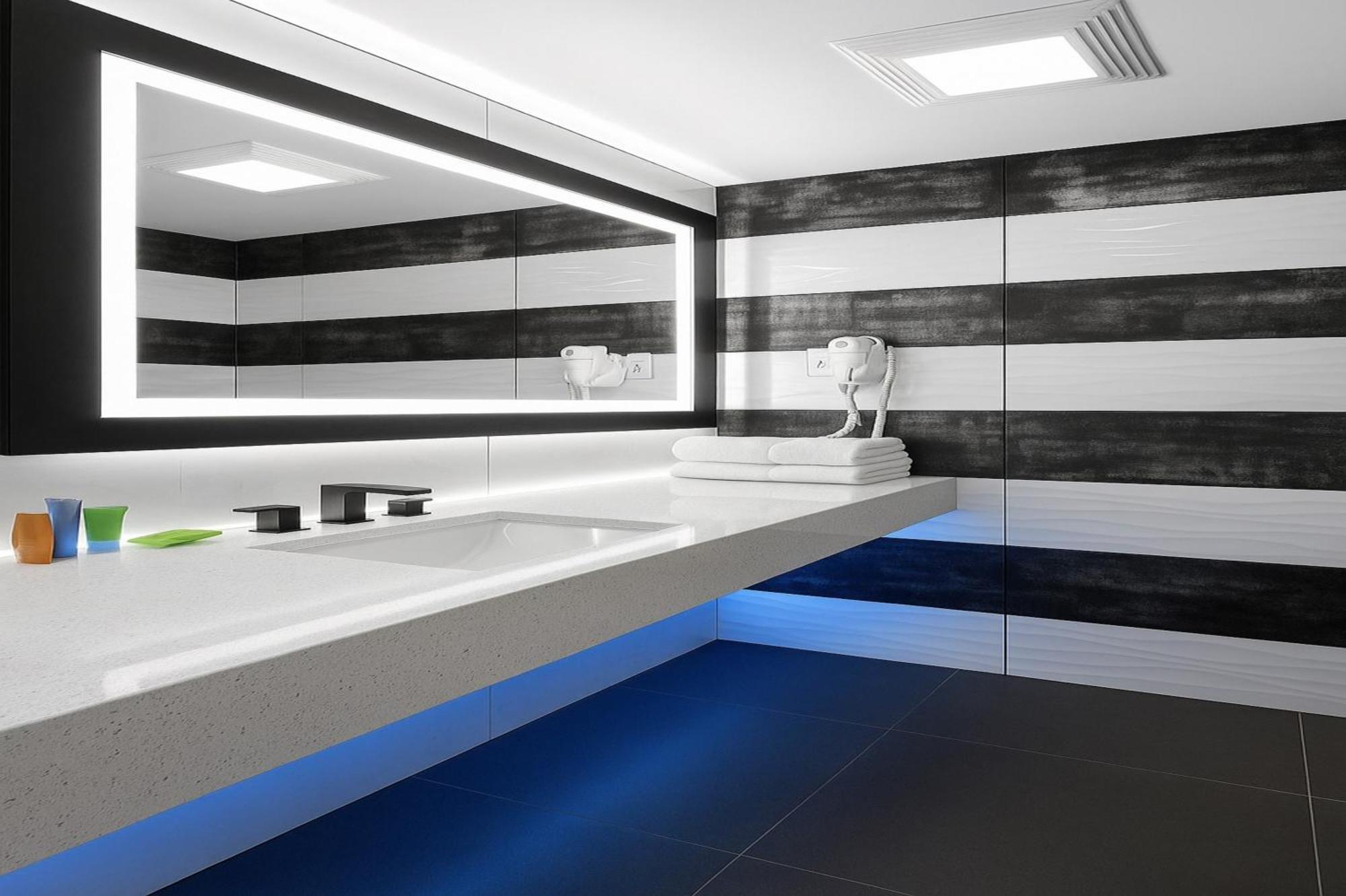 Deluxe Queen Suite
