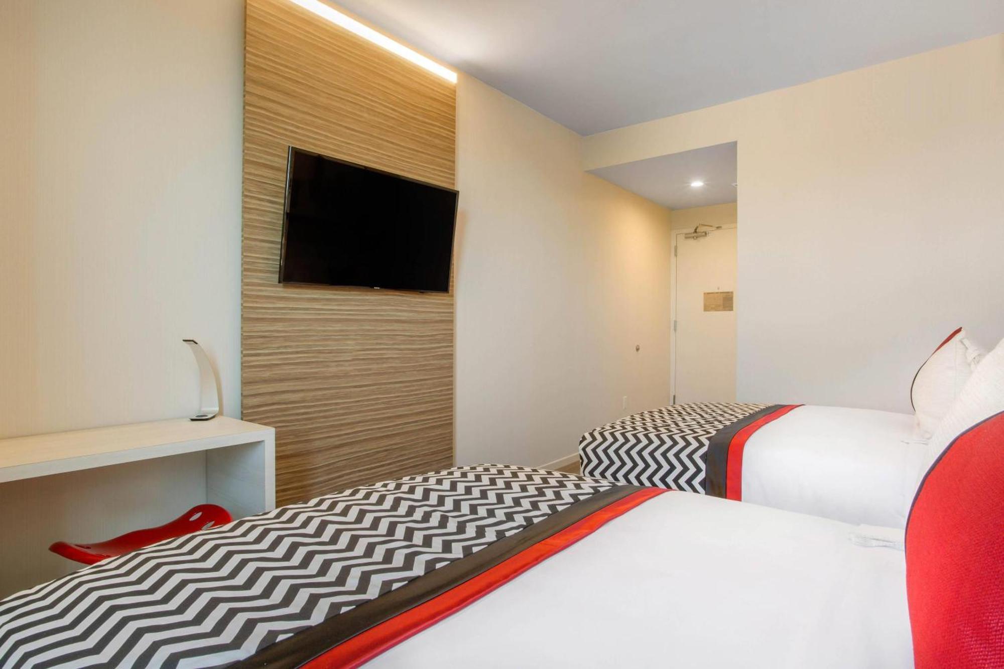 Double Room Two Double Beds Non-Smoking