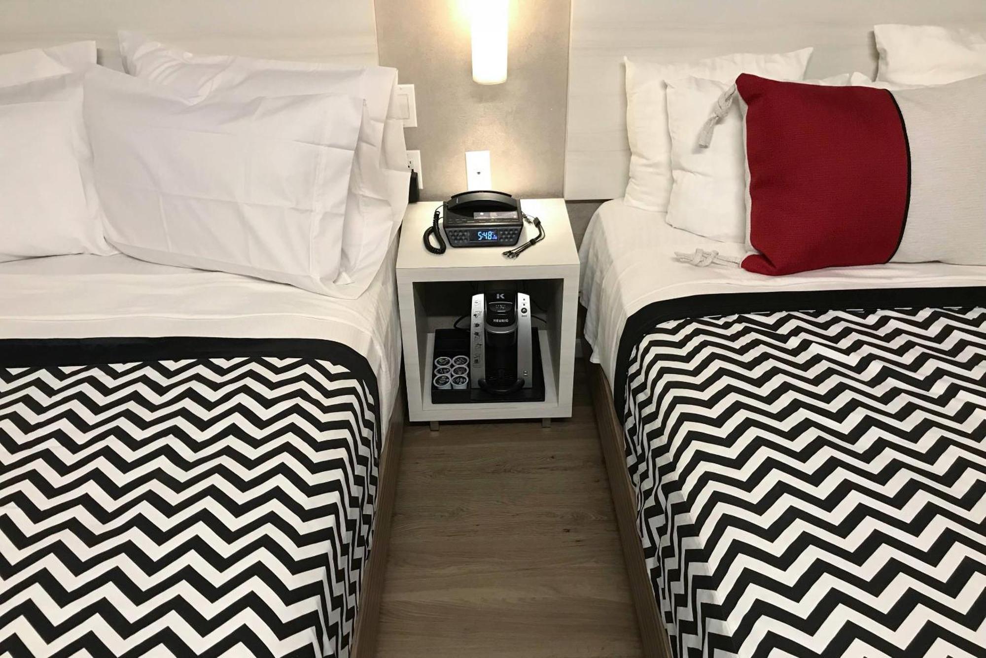 Double Room Two Double Beds Non-Smoking