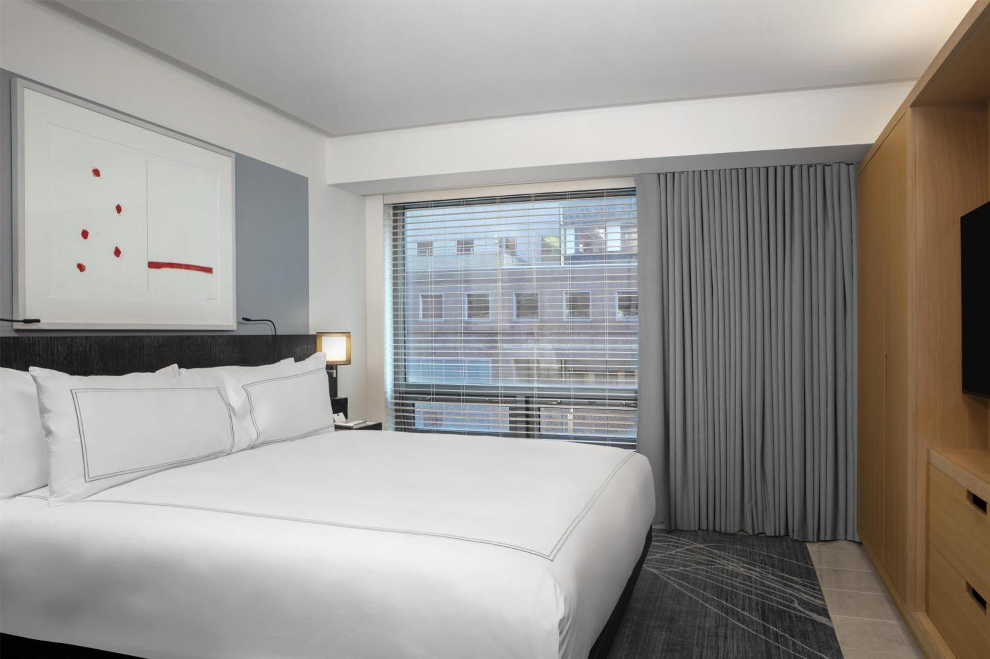 Luxury Corner King Suite with Sofa Bed