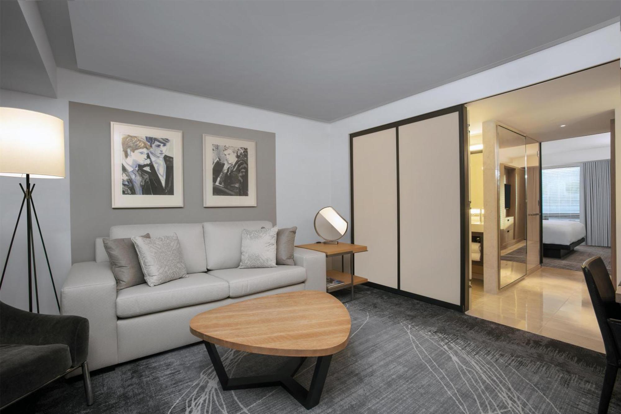 King Suite with River View