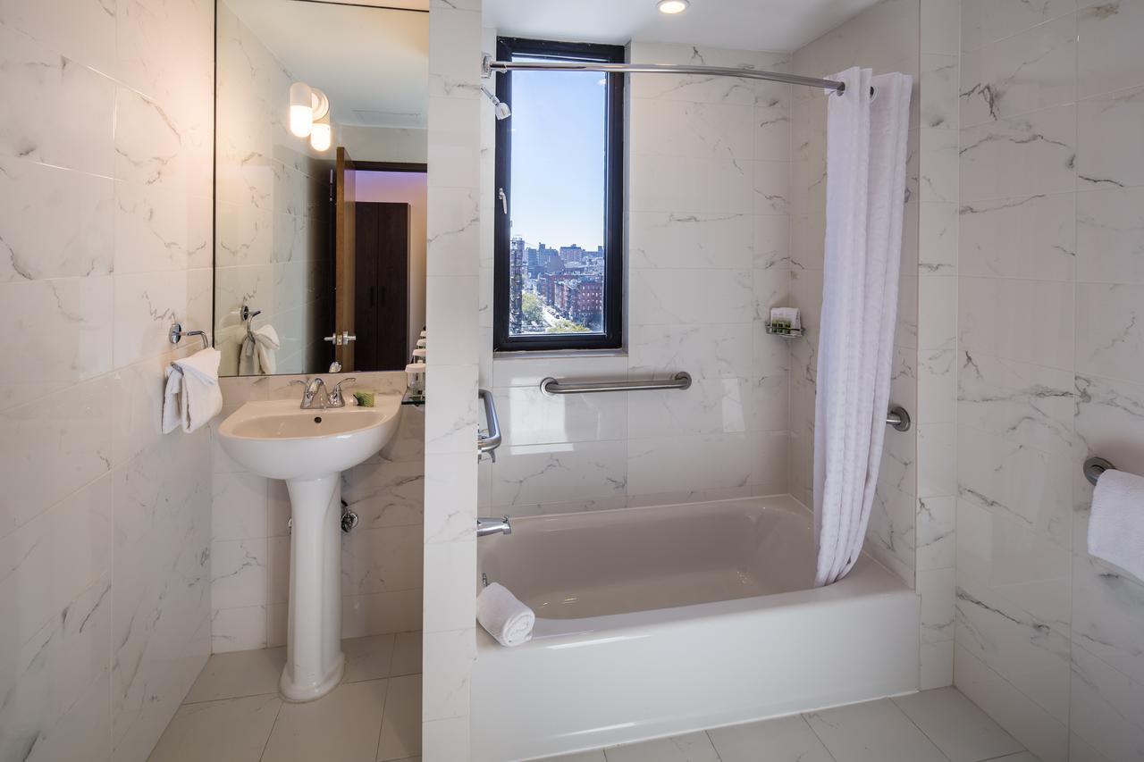 Queen Room - Disability Access
