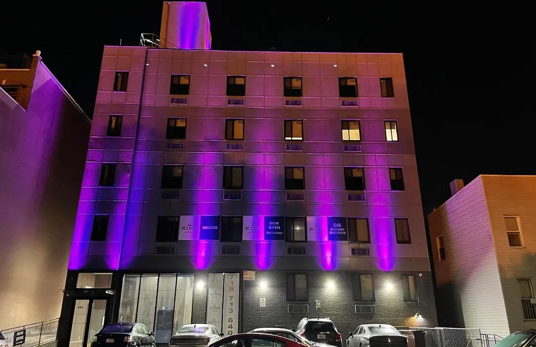 King Hotel Brooklyn Sunset Park-1