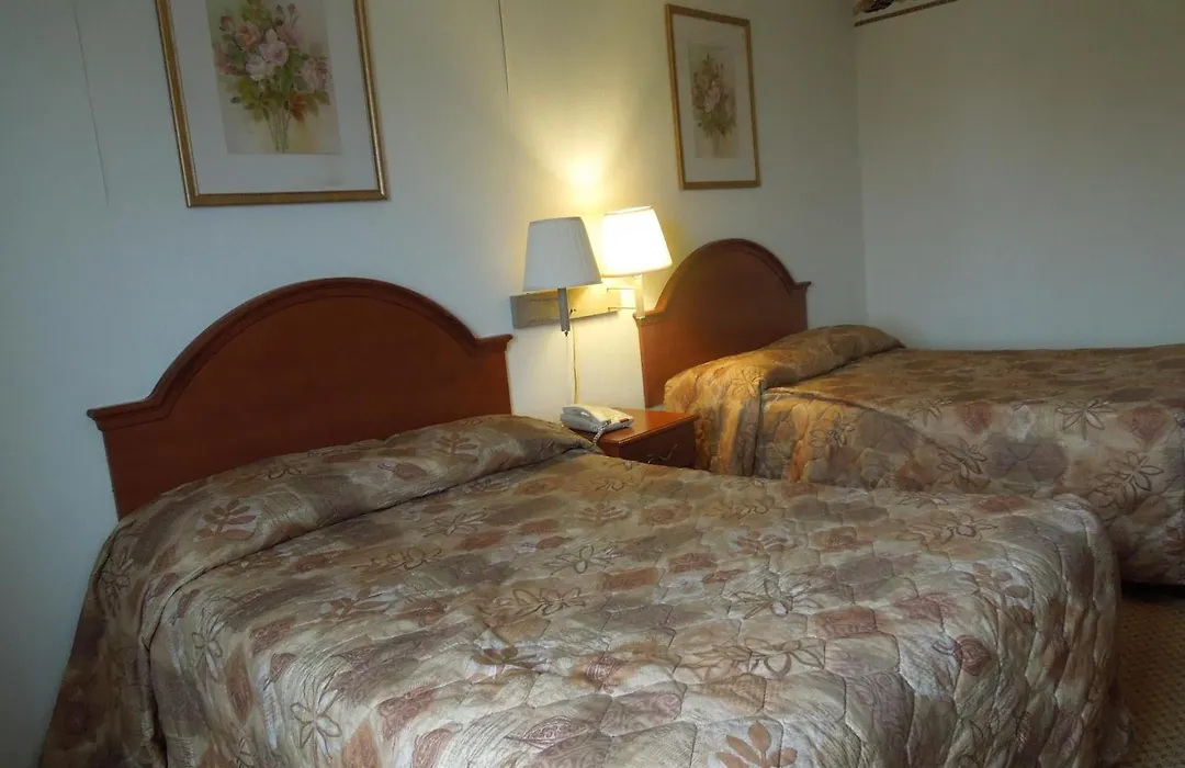 Red Carpet Inn Brooklyn-1