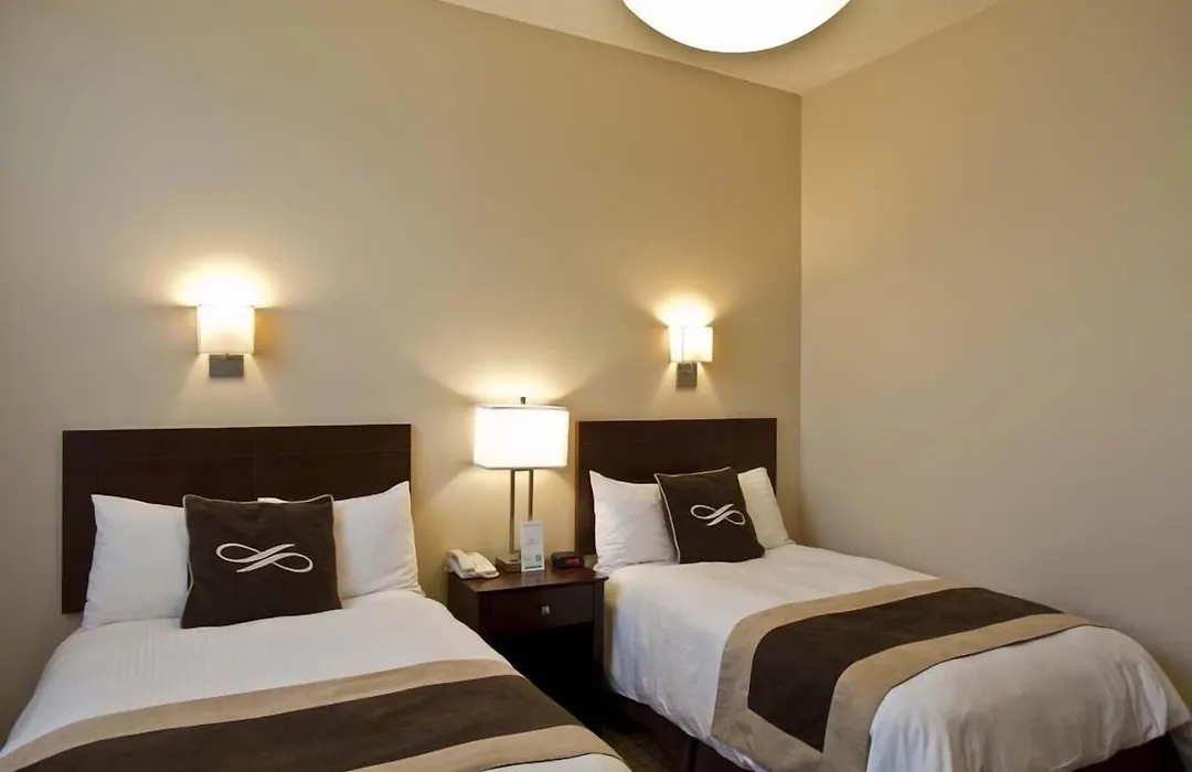 Pointe Plaza Hotel (Adults Only)-1