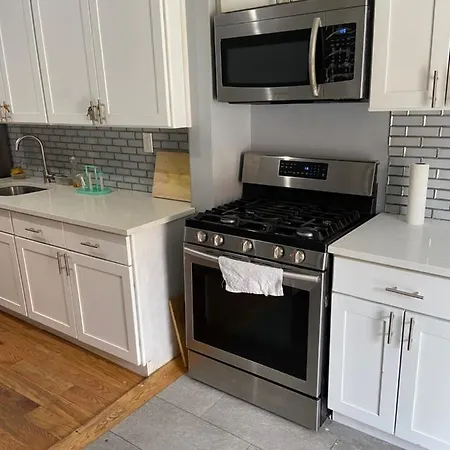 A Spacious Room In Queens-2