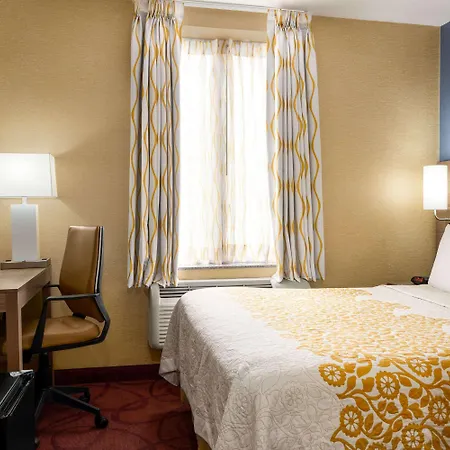 Days Inn By Wyndham Long Island City-2