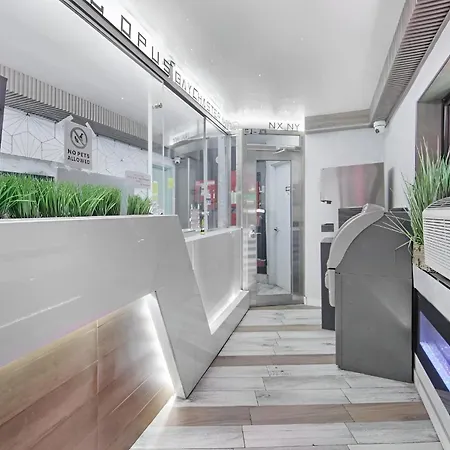 Hotel Opus Bronx Near Bay Plaza Mall-2
