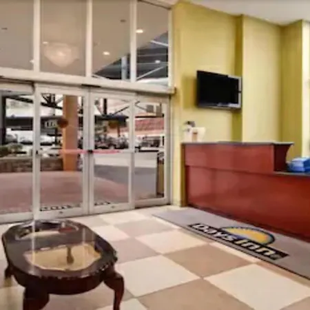 Days Inn By Wyndham Long Island City-3